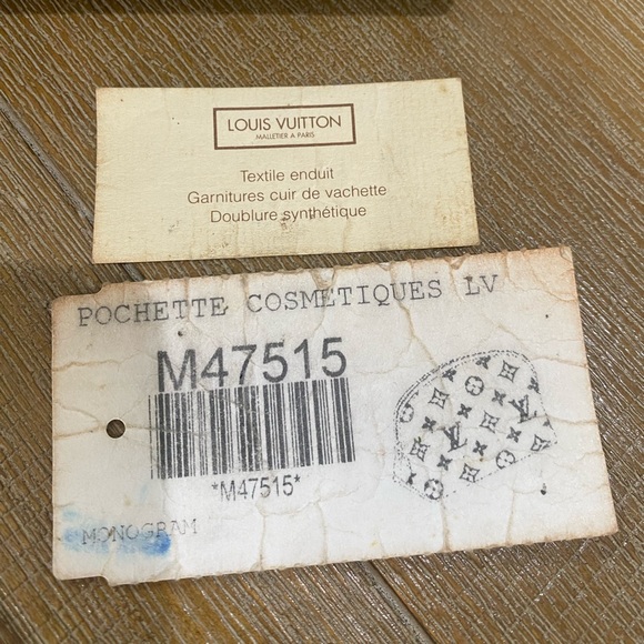 Louis Vuitton Cosmetic Bag - Picture 9 of 11